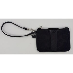 Coach Corner Zip Wristlet in Signature Canvas – Black-
